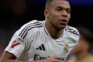 Kylian Mbappé – PSG ke Real Madrid (€180 juta)